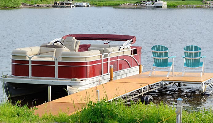 How To Buy A Pontoon Boat – Step By Step Guide - Globo Surf